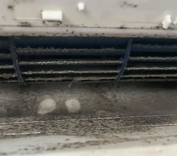 梅州空调吹的风有股烧焦味是怎么回事